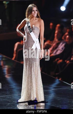 Las Vegas, Nevada, USA. Dec 16, 2015. Miss Colombie Ariadna Gutierrez Arevalo participe au défilé de Miss Univers 2015 Compétition préliminaire et Costume National Show le 16 décembre 2015 au Théâtre de l'axe à l'intérieur de Planet Hollywood Resort & Casino à Las Vegas au Nevada. Crédit : Marcel Thomas/ZUMA/Alamy Fil Live News Banque D'Images