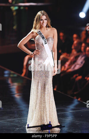 Las Vegas, Nevada, USA. Dec 16, 2015. Miss Colombie Ariadna Gutierrez Arevalo participe au défilé de Miss Univers 2015 Compétition préliminaire et Costume National Show le 16 décembre 2015 au Théâtre de l'axe à l'intérieur de Planet Hollywood Resort & Casino à Las Vegas au Nevada. Crédit : Marcel Thomas/ZUMA/Alamy Fil Live News Banque D'Images