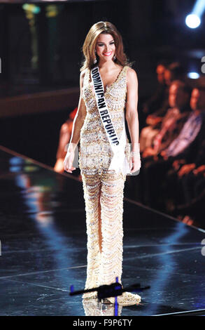 Las Vegas, Nevada, USA. Dec 16, 2015. Miss République Dominicaine Clarissa Molina participe au défilé de Miss Univers 2015 Compétition préliminaire et Costume National Show le 16 décembre 2015 au Théâtre de l'axe à l'intérieur de Planet Hollywood Resort & Casino à Las Vegas au Nevada. Crédit : Marcel Thomas/ZUMA/Alamy Fil Live News Banque D'Images