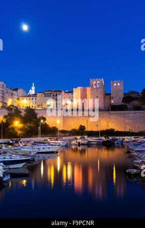 Abbaye Saint-Victor de Marseille en France dans la soirée Banque D'Images