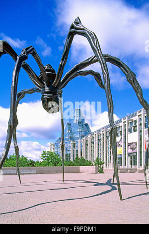 Ottawa, Ontario, Canada - Maman (sculpteur Sculpture araignée : Louise Bourgeois) au Musée des beaux-arts du Canada Banque D'Images