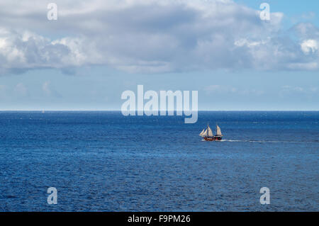 Voilier de plaisance dans l'océan Atlantique près de l'île de Tenerife Banque D'Images