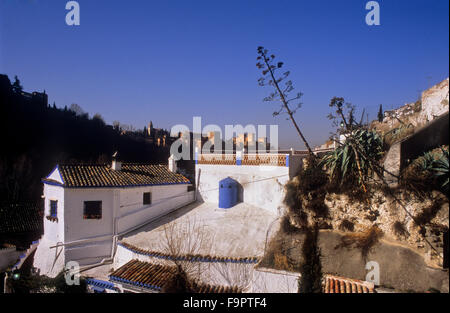 Alhambral vu de Sacromonte (quartier gitan quartier troglodyte), Grenade, Andalousie, Espagne, Europe. Banque D'Images