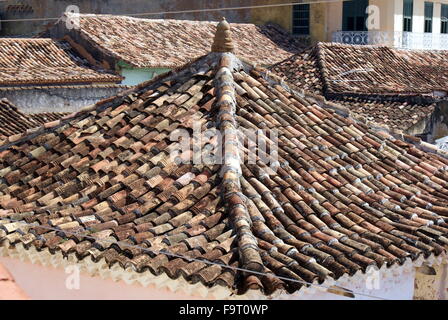 Sol carrelé en terre cuite toit, Trinidad, Cuba Banque D'Images