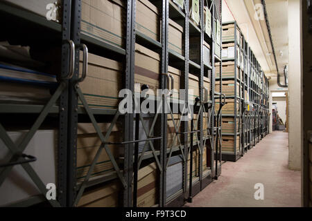 Les enregistrements de document d'archive et les fichiers boîtes de documents anciens Banque D'Images