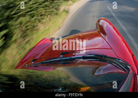 En regardant le capot d'une Porsche 911 1966 Allemand classique de voiture de sport à refroidissement par air Banque D'Images