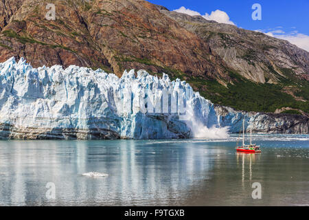 Glacier Bay, Alaska. Vêlage de glace à Margerie Glacier dans le Parc National de Glacier Bay Banque D'Images