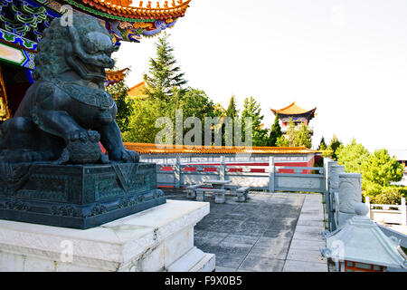 Les trois pagodes,Dynastie Quing,une,penchée Chongsheng Temples bouddhistes,Dali, Yunnan Province, Chine, République populaire de Chine, Chine Banque D'Images