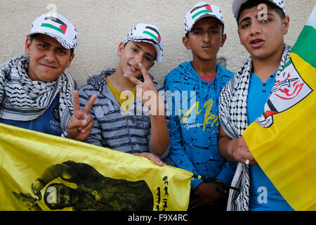 Manifestation à Ramallah à l'occasion du dixième anniversaire de la mort de Yasser Arafat. Banque D'Images