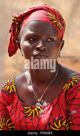 Belle femme en costume traditionnel, Lomé, Togo Banque D'Images