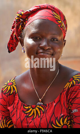 Belle femme en costume traditionnel, Lomé, Togo Banque D'Images