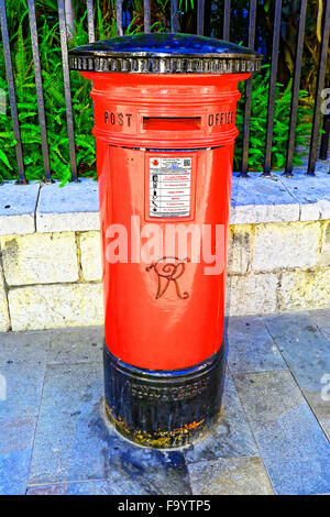 Gibraltar maison victorienne historique pilier rouge Post Box Banque D'Images