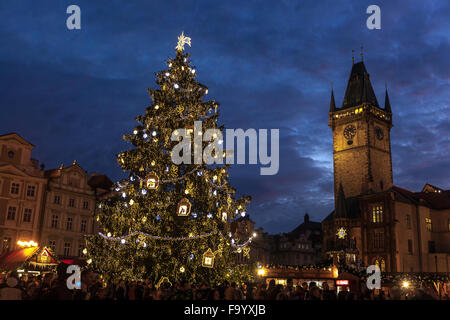 Marchés de Noël traditionnels dans la vieille ville. Prague, République Tchèque Banque D'Images