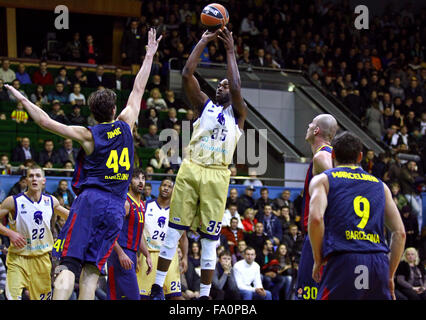 Kiev, UKRAINE - le 14 novembre 2013 : match de basketball Euroleague entre Budivelnik Kiev et le FC Barcelone Banque D'Images