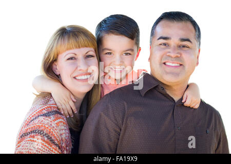 Happy Young Hispanic Family isolé sur blanc. Banque D'Images