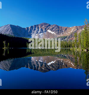 Lac de l'île ci-dessous mount Evans dans l'anaconda anaconda, Montana près de la plage Banque D'Images