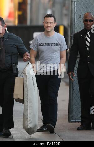 Joseph Gordon Levitt vu arriver à l'ABC Studios pour Jimmy Kimmel Live avec : Joseph Gordon-Levitt Où : Los Angeles, California, United States Quand : 19 Nov 2015 Banque D'Images