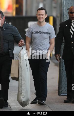 Joseph Gordon Levitt vu arriver à l'ABC Studios pour Jimmy Kimmel Live avec : Joseph Gordon-Levitt Où : Los Angeles, California, United States Quand : 19 Nov 2015 Banque D'Images