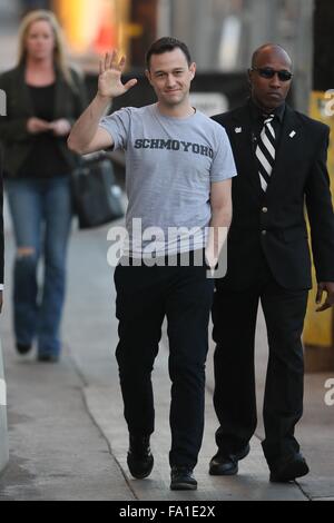 Joseph Gordon Levitt vu arriver à l'ABC Studios pour Jimmy Kimmel Live avec : Joseph Gordon-Levitt Où : Los Angeles, California, United States Quand : 19 Nov 2015 Banque D'Images