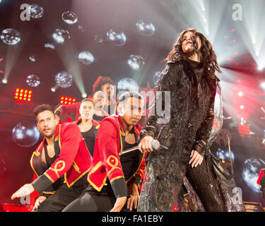 Rosemont, Illinois, USA. Dec 16, 2015. SELENA GOMEZ chanteuse effectue live pendant le jingle Ball iHeartRadio à l'Allstate Arena à Rosemont, Illinois © Daniel DeSlover/ZUMA/Alamy Fil Live News Banque D'Images