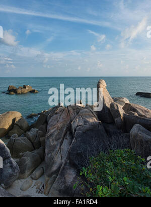 Rochers Hin Ta et Hin Yai sur la mer de près, Grand-mère et grand-père ...