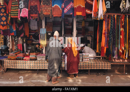 Chers à Ajmer Sharif Boutique Costume Dargah, le Mausolée de Moinuddin Chishti, un saint soufi de l'Inde à Ajmer, Rajasthan, Inde. Banque D'Images