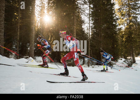 Pokljuka, la Slovénie. 18Th Oct, 2015. Ole Einar Bjoerndalen de Norvège sur le cours pendant les hommes 15km départ groupé à la Coupe du Monde de biathlon à Pokljuka. Credit : Rok Rakun/Pacific Press/Alamy Live News Banque D'Images