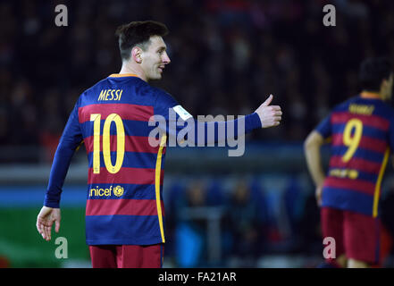 Yokohama, Japon. 18Th Oct, 2015. Lionel Messi de Barcelone réagit au cours de la finale de la Coupe du Monde des Clubs de la FIFA contre River Plate à Yokohama, Japon, le 20 décembre 2015. Barcelone a remporté le match 3-0. Credit : Liu Dawei/Xinhua/Alamy Live News Banque D'Images