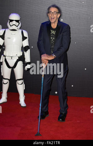 Peter Mayhew assiste à la première européenne de 'Star Wars : The Force éveille' tenue à l'Odeon Leicester Square Banque D'Images