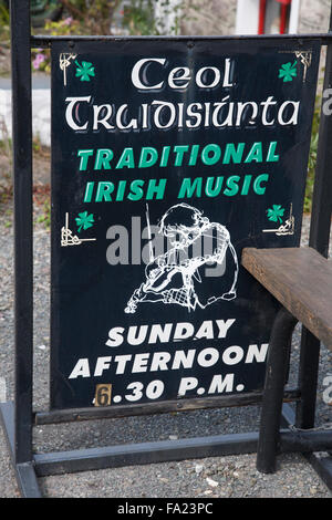 La musique traditionnelle irlandaise Signe, Camp, péninsule de Dingle, Irlande Banque D'Images