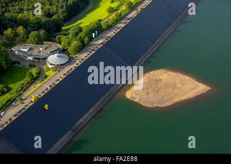 Vue aérienne, abaissement du niveau de l'eau dans le Biggetalsperre Felsschuettdammes à réparer le dans la zone urbaine, barrage, Attendorn Banque D'Images