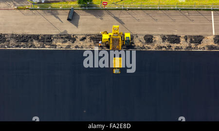 Vue aérienne, abaissement du niveau de l'eau dans le Biggetalsperre Felsschuettdammes à réparer le dans la zone urbaine, barrage, Attendorn Banque D'Images