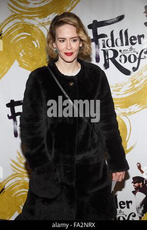 New York, NY, USA. 18Th Oct, 2015. Sarah Paulson présents pour UN VIOLON SUR LE TOIT d'ouverture, le théâtre de Broadway, New York, NY Le 20 décembre 2015. Crédit : Jason Smith/Everett Collection/Alamy Live News Banque D'Images