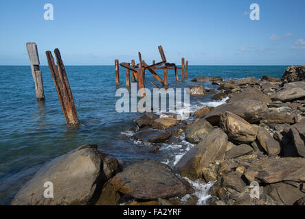 Ancienne jetée à Archer Point, Qld. Banque D'Images