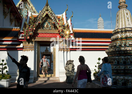 Temple de Wat Pho à Bangkok, Thaïlande. Wat Pho (Temple du Bouddha couché de la), ou Wat Phra Chetuphon, est situé derrière le Te Banque D'Images