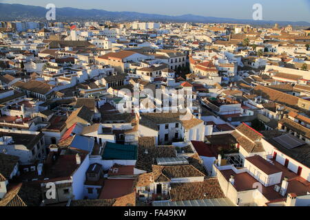 Angle de vue oblique soulevées centre-ville historique de bâtiments, Cordoba, Espagne Banque D'Images