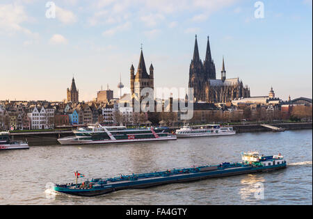 Barge Bateau Rhin Allemagne Cologne Cologne City Banque D'Images