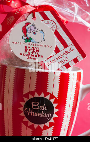 L'espoir et Greenwood n'ouvrent pas avant 25 décembre Bah blague mug avec intérieur humbugs - cadeaux de Noël Banque D'Images