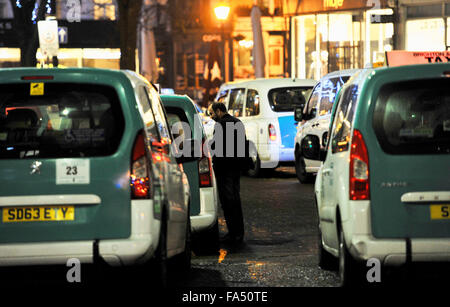 Brighton Sussex Royaume-Uni - file d'attente de taxi dans East Street Brighton la nuit Banque D'Images