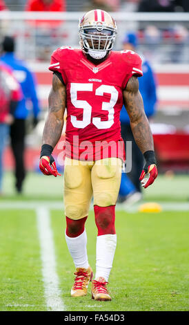 20 décembre 2015 : San Francisco 49ers à l'intérieur de secondeur NaVorro Bowman (53) en action au cours de la NFL football match entre les Bengals de Cincinnati et les San Francisco 49ers à Levi's Stadium à Santa Clara, CA. Les 49ers ont perdu au Bengals 24-14. Damon Tarver/Cal Sport Media Banque D'Images