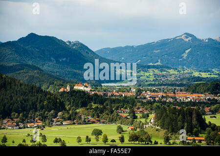 Füssen devant les Alpes d'Allgäu, Schwangau, Allgäu, Haute-Bavière, Bavière, Allemagne Banque D'Images