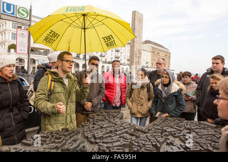 Hambourg Allemagne. Une visite gratuite à l'extérieur guide Hamburg Rathaus Banque D'Images