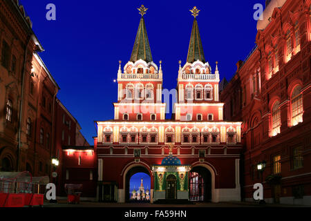 La Péninsule Ibérique Gate (Porte de la résurrection) et Chapelle Iveron à Moscou, Russie Banque D'Images