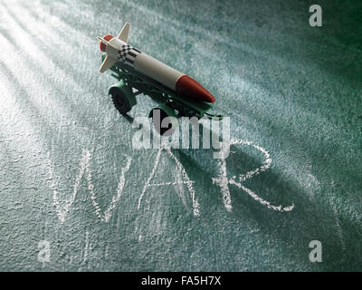 Jouet en plastique avec support de missiles Banque D'Images