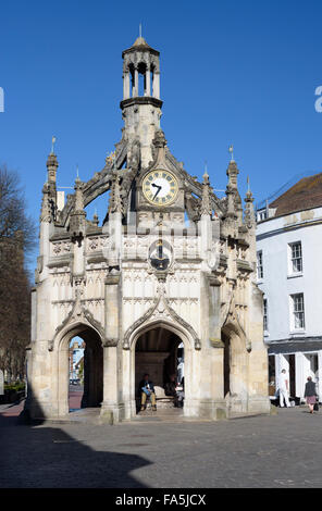 La cité médiévale se dresse la croix de Chichester à l'intersection de quatre rues principales dans le centre-ville Banque D'Images