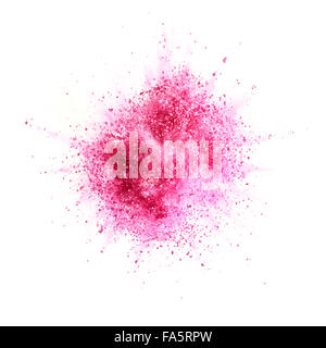 Explosion de poudre rose isolé sur fond blanc Banque D'Images
