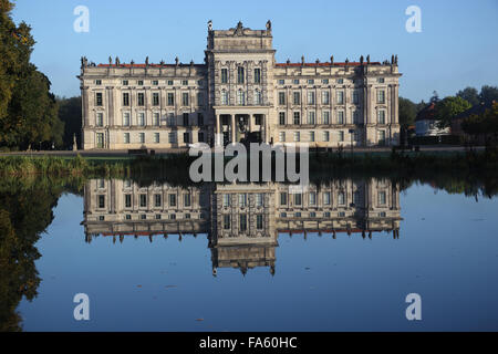 Le Palais baroque de Ludwigslust domaine près de Schwerin Mecklembourg-Poméranie-Occidentale de l'Allemagne du Nord Europe Banque D'Images