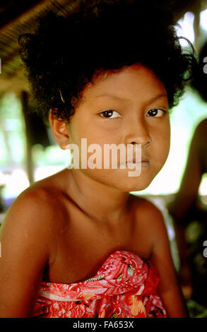 Tribu Orang Asli Parc national de Taman Negara, dans le centre de la Malaisie. Portrait d'enfants. Banque D'Images