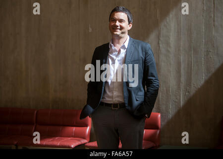 Thomas Piketty, économiste français qui travaille sur la richesse et l'inégalité des revenus, sur une visite au Portugal. Banque D'Images