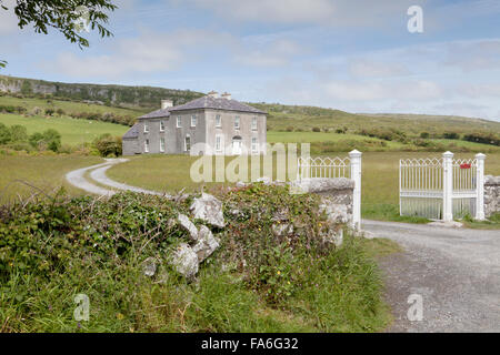 La chambre a été rendu célèbre en tant que père det maison dans la série TV culte père Ted. Le Burren, Irlande Banque D'Images